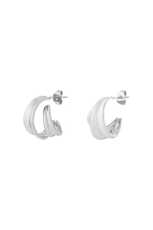 Polished loop earrings h5 Picture3