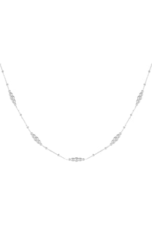 simple necklace with twisted charms h5