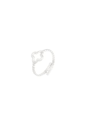 Gedrehter Ring mit Kleeblatt h5