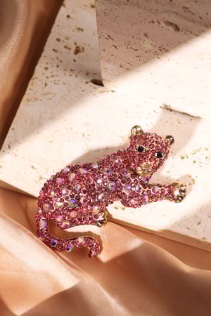 Leopard Brooch h5 Picture4