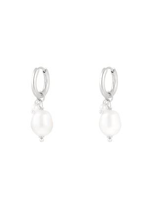 simple earring with large and small pearl h5