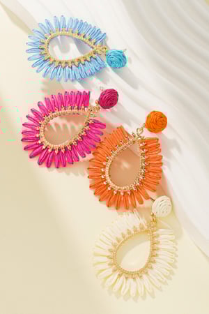 Spring Vibes Earrings - Off White h5 Picture4