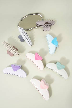 hair clip with heart detail h5 Picture3