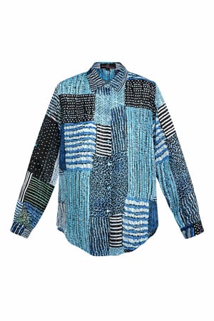 Bluse über dem Oberteil mit rosa Aufdruck h5 