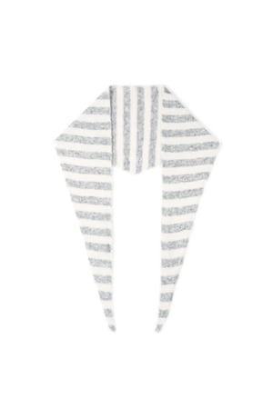 Minimal Striped Triangle Scarf h5 