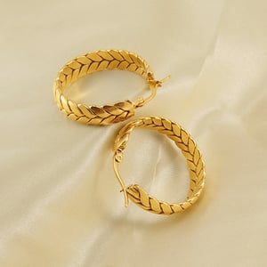 1 pair simple series simple plaid titanium steel  gold plated women hoop earrings h5