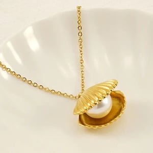 Collar con colgante de tortuga de acero de titanio chapado en oro de 18 quilates con perlas artificiales para mujer, serie simple, 1 unidad h5 