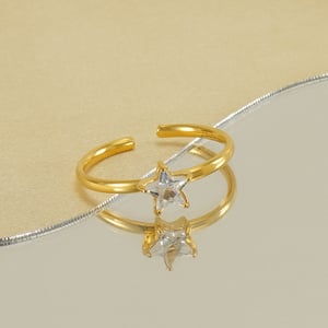 1 par de anillos de acero inoxidable con incrustaciones de circonita transfronterizas para mujer, anillo de acero de titanio ligero y de lujo que combina con todo, anillo ajustable para mujer. h5 Imagen2