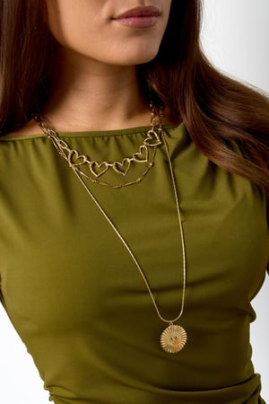 Necklace with flat details and large pendant h5 Picture5