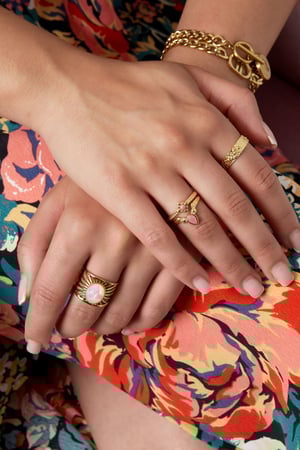 Anello con forma aggraziata e pietra h5 Immagine2