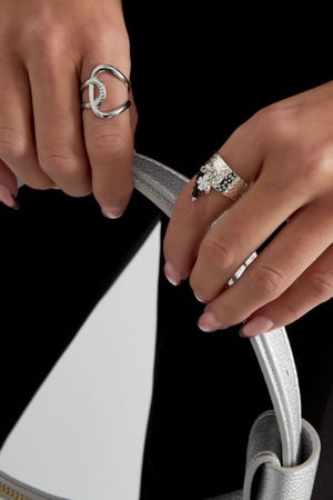 Statement ring with charms h5 Picture3