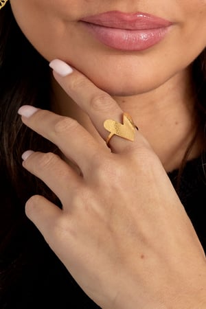 ring with big heart h5 Picture3