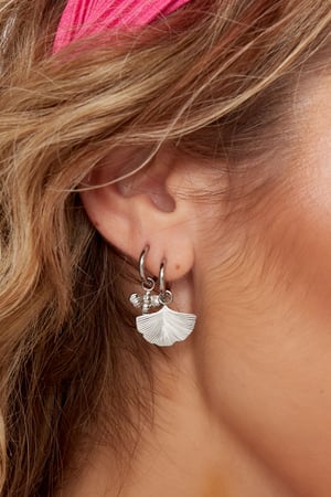 earrings with leaf charm h5 Picture3