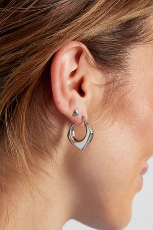 small hoop earrings simple h5 Picture3