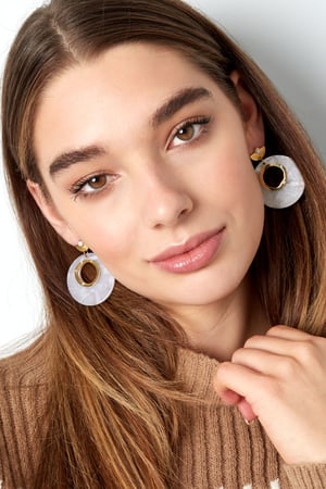 Earrings around white details - Gold color/white h5 Picture4