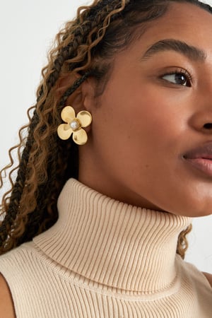 statement earrings floral pearl h5 Picture4