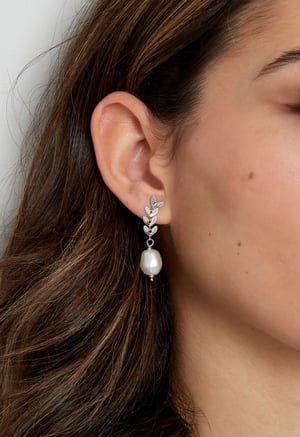 earrings with leaves and pearl h5 Picture3