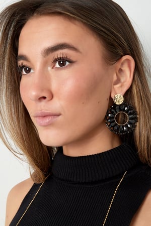 Statement daisy shape earrings h5 Picture4