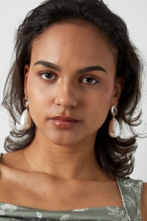 Diamante earring with pearl drop  h5 Picture2