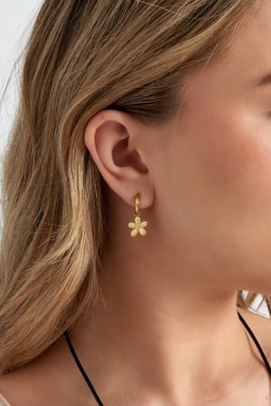 simple flower earrings h5 Picture2