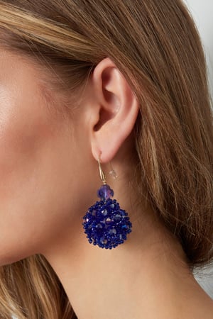 Blushing Bouquet earrings h5 Picture3