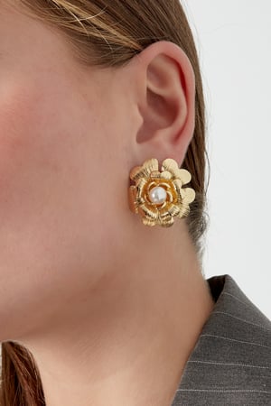 pearly bloom earrings h5 Picture2