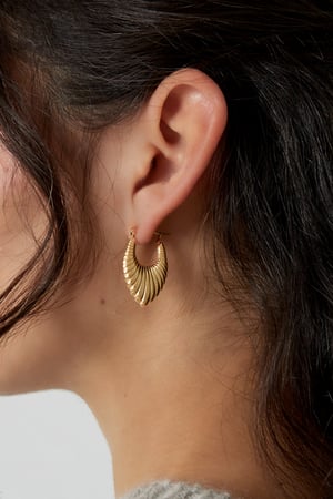 golden crush earrings h5 Picture3