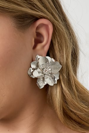 Big luxe flower earrings h5 Picture4