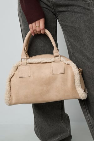 Shoulder bag with teddy details h5 Picture2