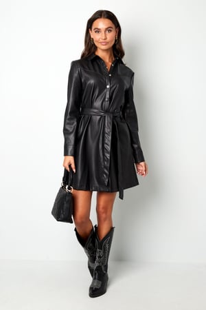PU-Lederkleid mit Gürtel – Schwarz h5 Bild3