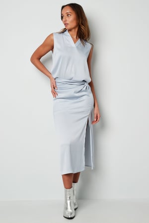 Ärmellose Bluse mit V-Ausschnitt – weiß  h5 Bild5