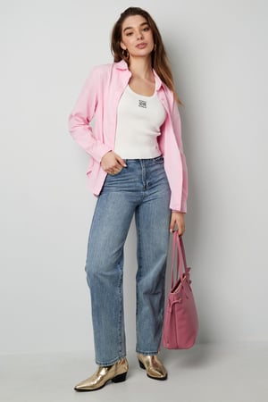 Love Top mit klassischem Ausschnitt klein – weiß h5 Bild8