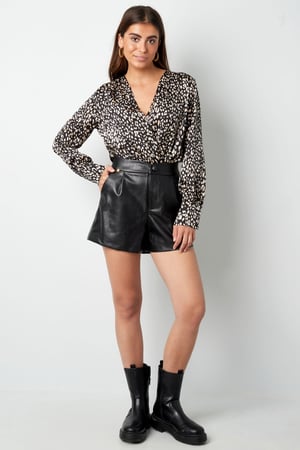 Shorts aus PU-Leder mit hoher Taille – Schwarz h5 Bild4