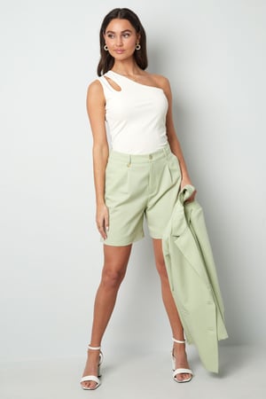 Shorts con pliegues h5 Imagen8