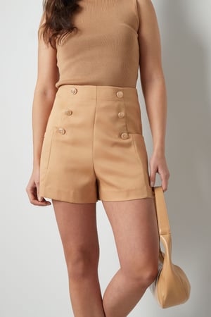 Shorts mit goldenen Knöpfen – Kamel h5 Bild2
