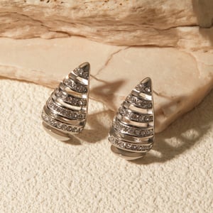 18 Karat Gold Edelstahl eingelegte Diamantstreifen hohle tropfenförmige Ohrringe in High-End-Nische einzigartige Titanstahl-Ohrringe h5 Bild4