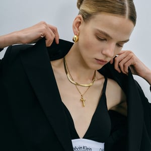 gold stainless steel cross necklace niche high-end simple cross titanium steel necklace h5 Picture4
