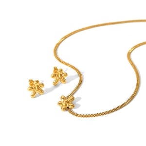 1 piece of exquisite and fashionable  gold-plated stainless steel flower necklace for women for daily wear h5 Picture5