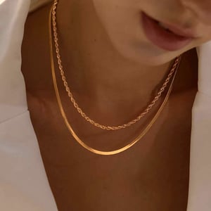 1 Stück Simple Series Lässige ringförmige Edelstahl-Halsketten mit 18 Karat Goldbeschichtung für Damen h5 Bild6