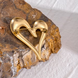 1 Piece Romantic Series Elegant Chic Heart Shape Stainless Steel Gold Color Women's Brooches h5 Picture7