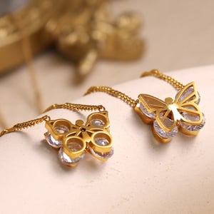 1 pezzo serie romantica dolce animale acciaio inossidabile color oro zircone collane con ciondolo da donna h5 Immagine4