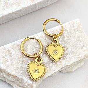 1 Paar Klassische Serie Retro Herz Edelstahl Gold Farbe Strass Damen Tropfen Ohrringe h5 Bild4