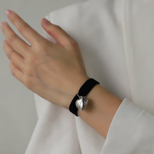 1 Piece Luxurious Series Classic Gorgeous Heart Shape Velvet Women's Charm Bracelets h5 Picture5