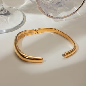 1 paio di braccialetti da donna con fibbia in acciaio inossidabile oro 18k esagerato stile transfrontaliero quadrato liscio antico h5 Immagine4