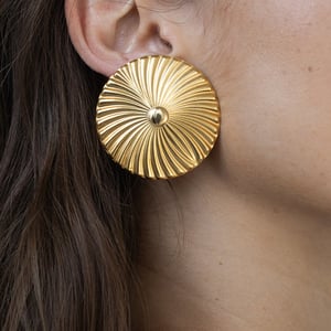 1 pair simple series retro flower stainless steel  gold plated women stud earrings h5 Picture3