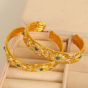 1 pezzo serie classica retro occhio acciaio inossidabile zircone placcato oro  braccialetti da donna h5 Immagine4