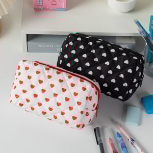 1 Piece Sweet Series Classic Heart Portable Large Capacity Toiletry With Random Printing Design Women's Cosmetic Bags h5 Picture3
