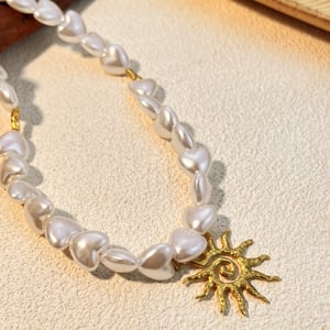 1 Piece Retro Style Sun Shape Stainless Steel Gold Color Women's Pendant Necklaces h5 Picture5