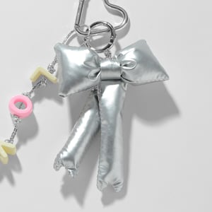 1 Piece Fashion Leather Bow Acrylic 26 Letters Random DIY Bag Charms h5 Picture6