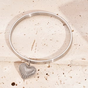1 Piece Versatile Series Intricate Heart Stainless Steel Gold Color Women's Bangles h5 Picture6